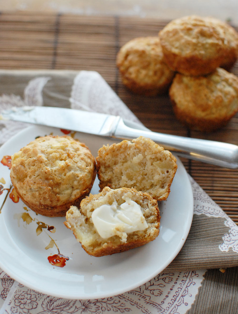 apple oatmeal muffins