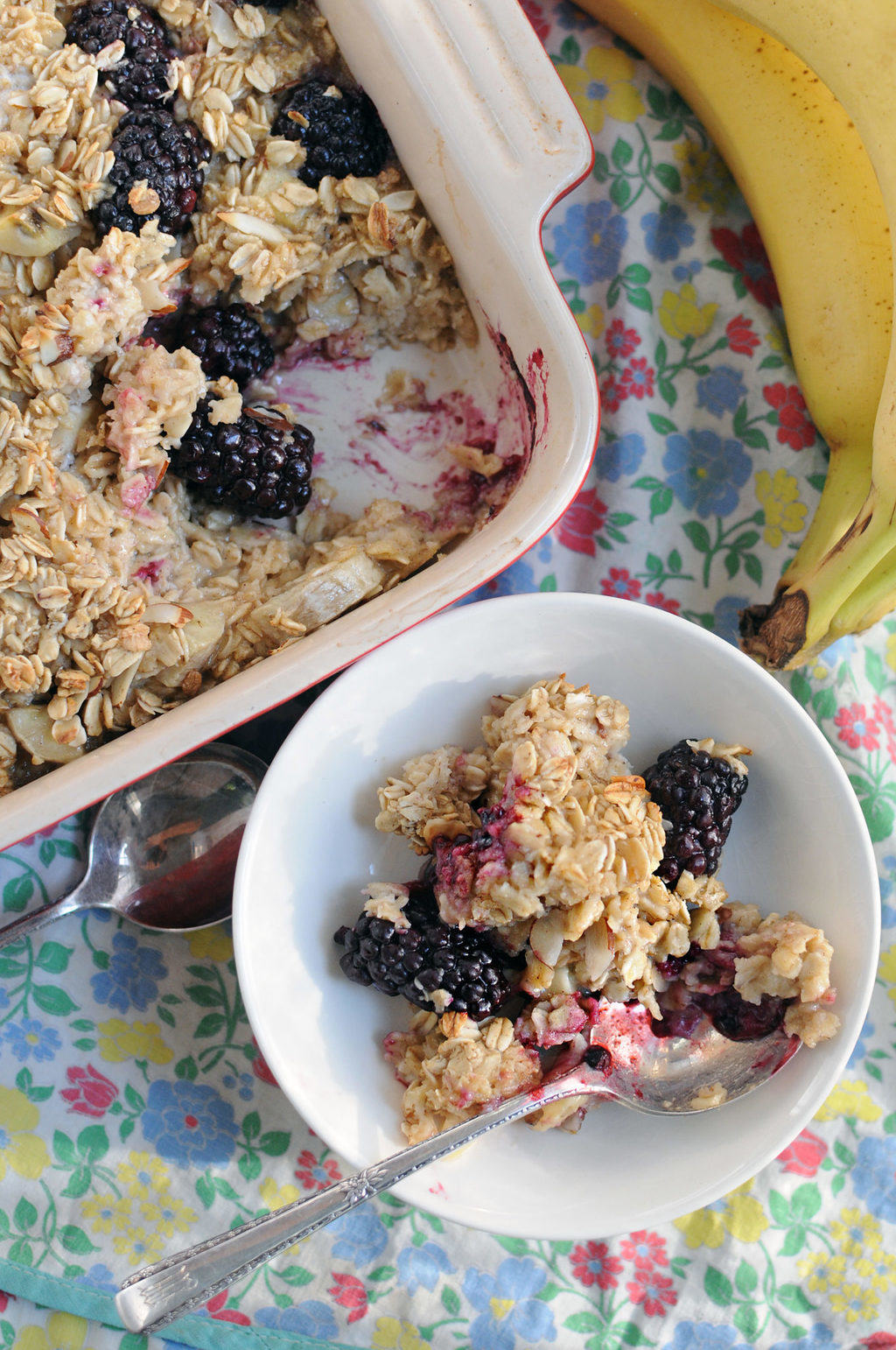 Blackberry Banana Baked Oatmeal