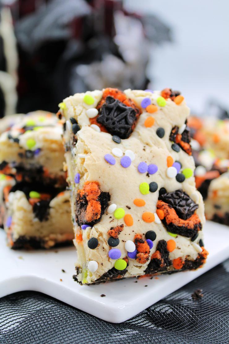 Halloween Oreo Cake Bars - Halloween Desserts - Party Food